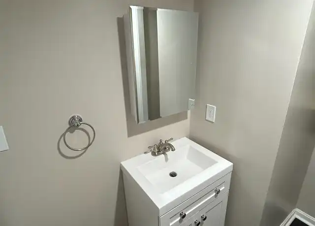 Property at 110 Perkins St Unit 10, Somerville, MA, 02145, 1 bed, 1 bath, [object Object]