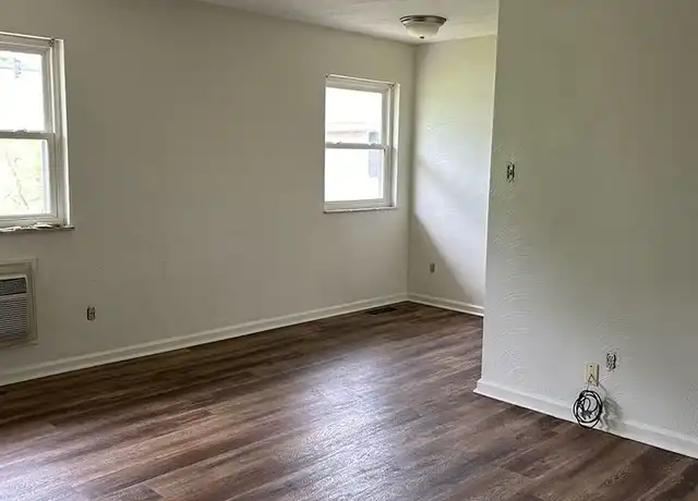 Property at 275 Medford St Unit 275-19, Dayton, OH, 45410, 2 beds, 1 bath, [object Object]