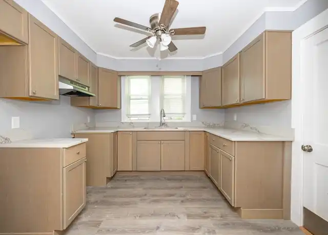 Property at 81 Warwick Rd Unit 1, West Newton, MA, 02465, 2 beds, 1 bath, [object Object]