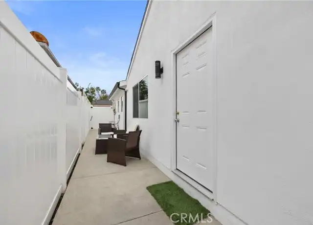 Property at 18017 Collins St, Encino, CA, 91316, 1 bed, 1 bath, [object Object]
