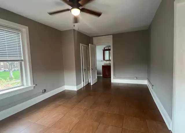 Property at 103 E Cedar St Unit 205, Franklin, KY, 42134, 1 bed, 1 bath, [object Object]