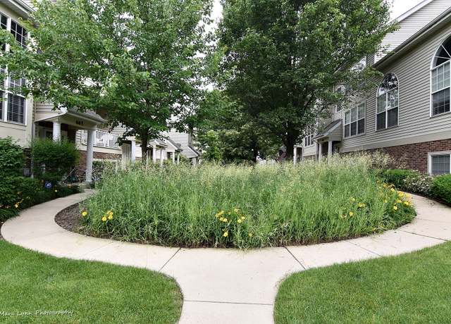 Photo of 671 Pheasant Trl, Saint Charles, IL 60174