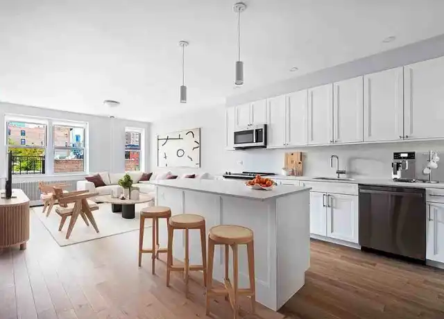 Property at 780 Greenwich St Unit 5G, New York, NY, 10014, 3 beds, 3 baths, [object Object]