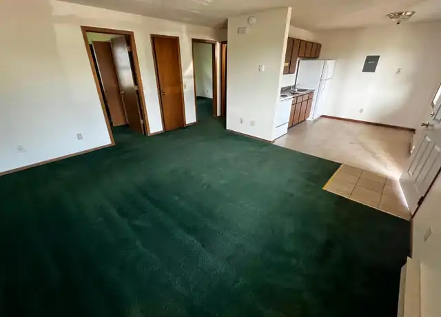 Property at 970 W Hamilton Ave Unit 3, Eau Claire, WI, 54701, 2 beds, 1 bath, [object Object]