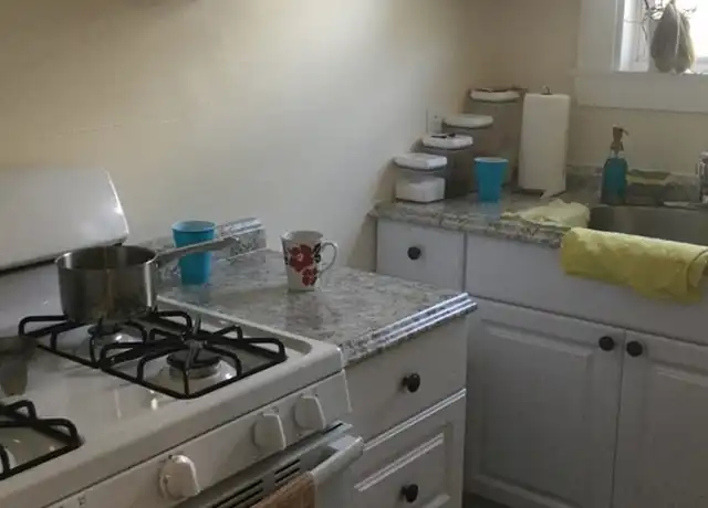 Property at 184 Chestnut St Unit 3L, Lynn, MA, 01902, 3 beds, 1 bath, [object Object]