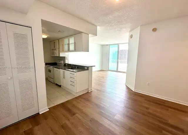 Property at 275 NE 18th St #2004, Miami, FL, 33132, 1 bed, 1 bath, [object Object]