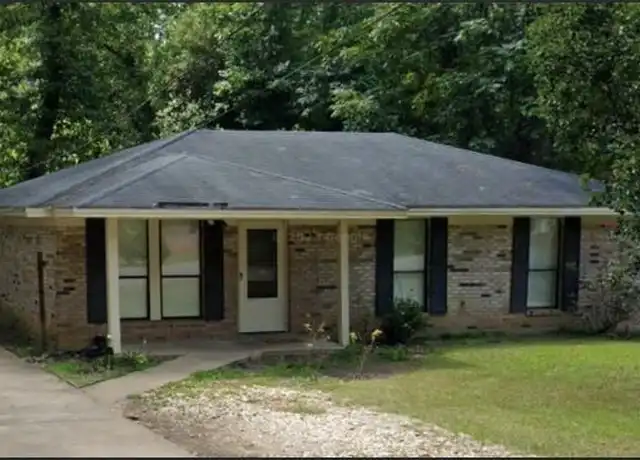 Property at 202 S Pine St, Wetumpka, AL, 36092, 3 beds, 1 bath, [object Object]