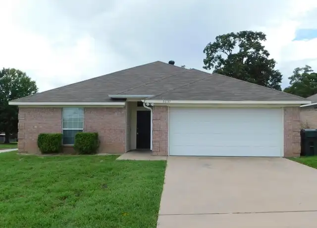 Property at 5637 Mustang Trl, Tyler, TX, 75707, 3 beds, 2 baths, [object Object]