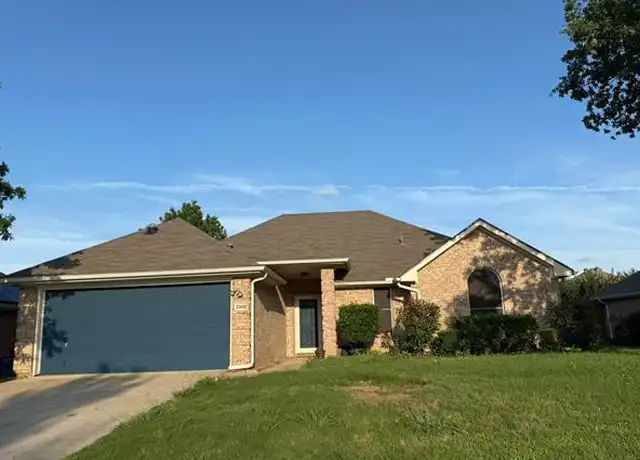 Property at 2902 Hollis Dr, Corinth, TX, 76210, 3 beds, 2 baths, [object Object]