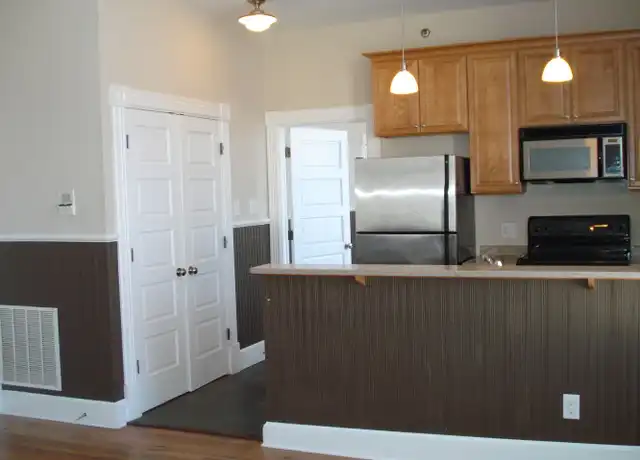 Property at 117 S Main St Unit 202, Culpeper, VA, 22701, 1 bed, 1 bath, [object Object]