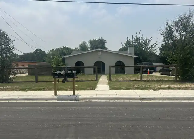 Property at 378 E Petaluma Blvd Unit B, San Antonio, TX, 78221, 2 beds, 1 bath, [object Object]