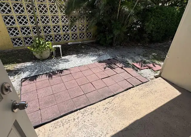 Property at 1555 Tyler St Unit 1, Hollywood, FL, 33020, 1 bed, 1 bath, [object Object]
