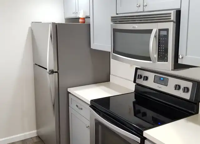 Property at 3524 W Shore Rd #807, Warwick, RI, 02886, 1 bed, 1 bath, [object Object]