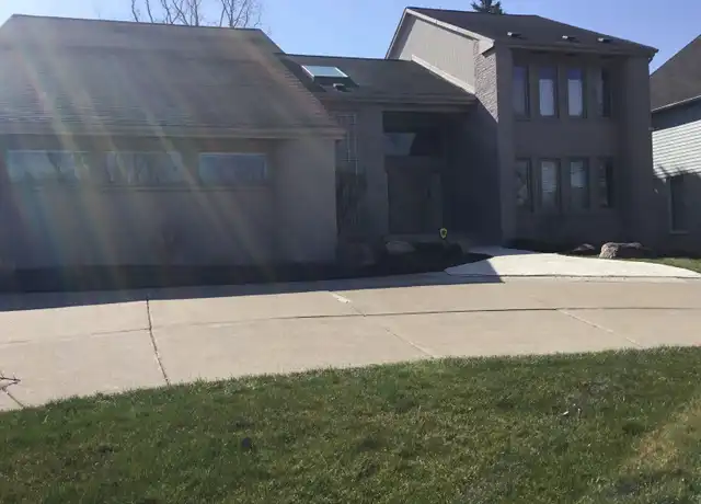 Property at 6463 Royal Pointe Dr, West Bloomfield, MI, 48322, 4 beds, 3.5 baths, [object Object]