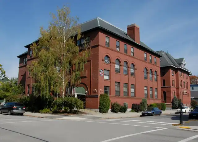 Property at 521 Pine St Unit 305, Manchester, NH, 03101, 1 bed, 1 bath, [object Object]