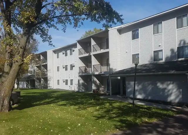 Property at Round Lake Estates - 33 County Road C E, Saint Paul, MN, 55117, 1 bed, 1 bath, [object Object]
