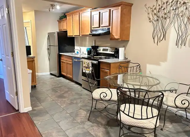 Property at 271 Mcgregor Ave Unit A, Cincinnati, OH, 45219, 2 beds, 1 bath, [object Object]