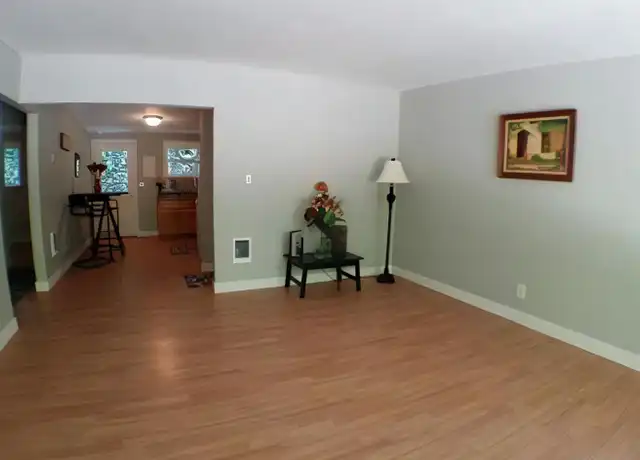 Property at 1011 Kent Des Moines Rd Unit 10, Des Moines, WA, 98198, 2 beds, 1 bath, [object Object]