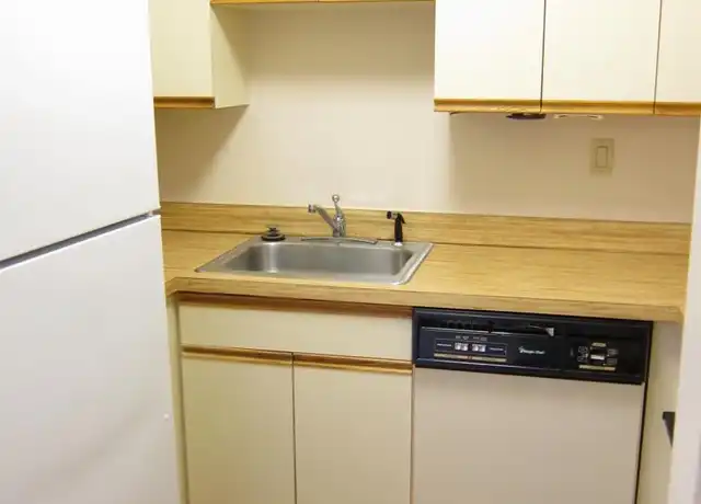 Property at 90 Quincy Shore Dr, Quincy, MA, 02171, 1 bed, 1 bath, [object Object]