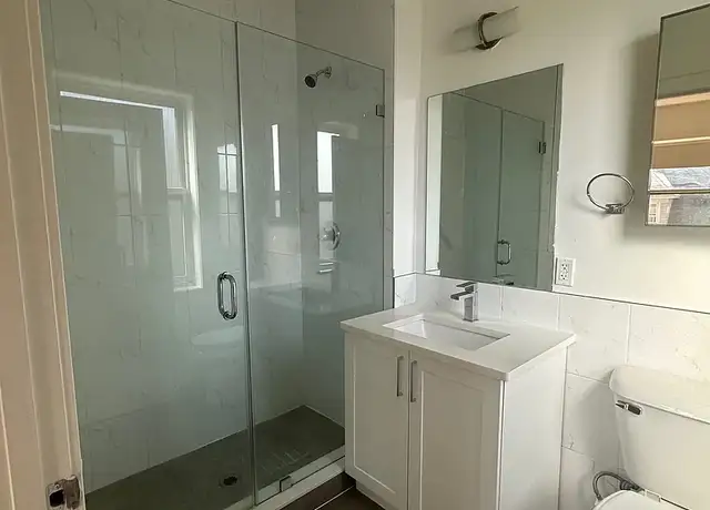 Photo of 429 Bergen Ave, Jersey City, NJ 07304