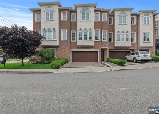 Property at 29 Cumbermeade Rd, Fort Lee, NJ, 07024, 4 beds, 2.5 baths, [object Object]