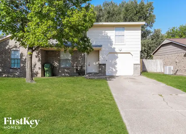 Property at 624 S Waxahachie St, Mansfield, TX, 76063, 3 beds, 2 baths, [object Object]