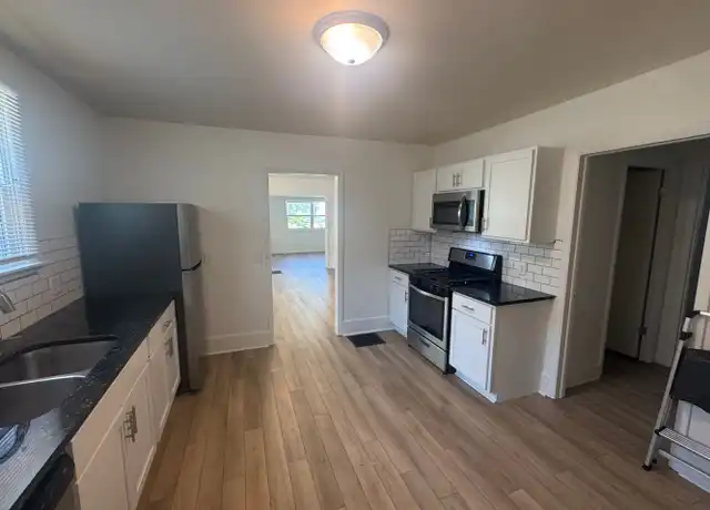 Property at 534 Eastern Ave NE, Grand Rapids, MI, 49503, 3 beds, 2 baths, [object Object]