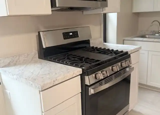 Property at 2552 Madison Rd Unit B1, Cincinnati, OH, 45208, 1 bed, 1 bath, [object Object]