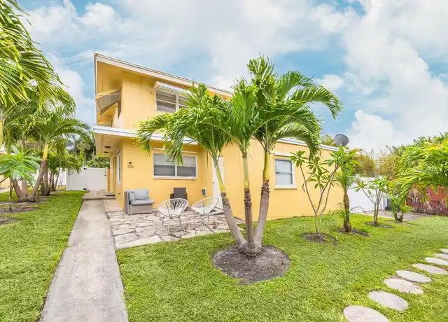 Property at 256 NE 13th St Unit B, Delray Beach, FL, 33444, 3 beds, 2 baths, [object Object]