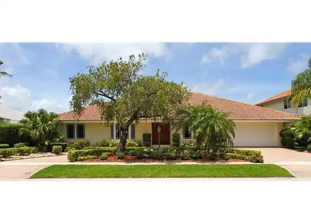 Property at 885 NE Mulberry Dr, Boca Raton, FL, 33487, 3 beds, 3.5 baths, [object Object]