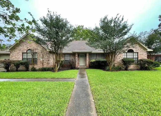 Property at 608 That Way St, Lake Jackson, TX, 77566, 3 beds, 2 baths, [object Object]