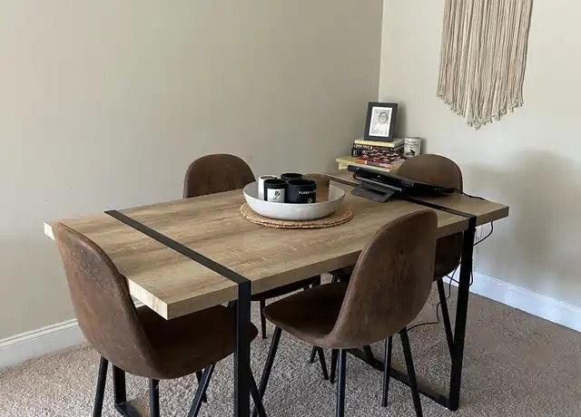 Property at 21 Main St Unit 203, Ashland, MA, 01721, 2 beds, 1 bath, [object Object]