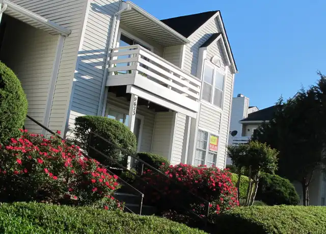 Property at 9621 Vinca Cir Unit 4, Charlotte, NC, 28213, 2 beds, 2 baths, [object Object]