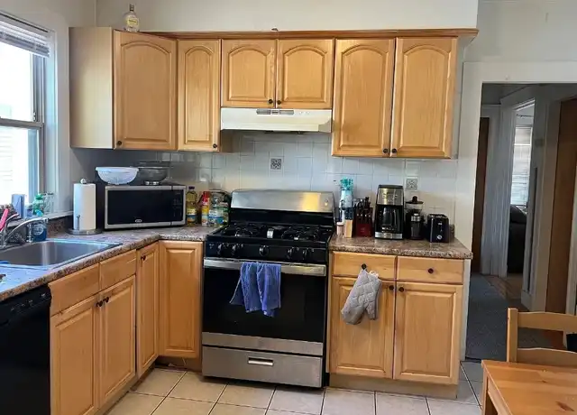 Property at 35 Rose St Unit 2, Somerville, MA, 02143, 3 beds, 1 bath, [object Object]