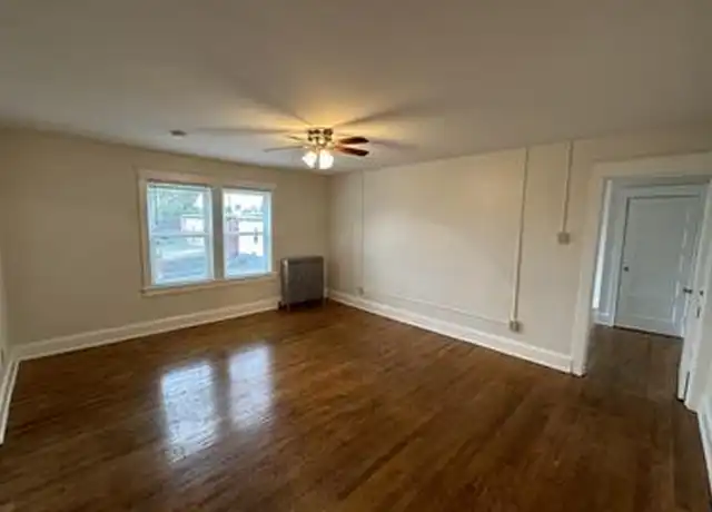 Property at 424 N Locust St, Hagerstown, MD, 21740, 1 bed, 1 bath, [object Object]