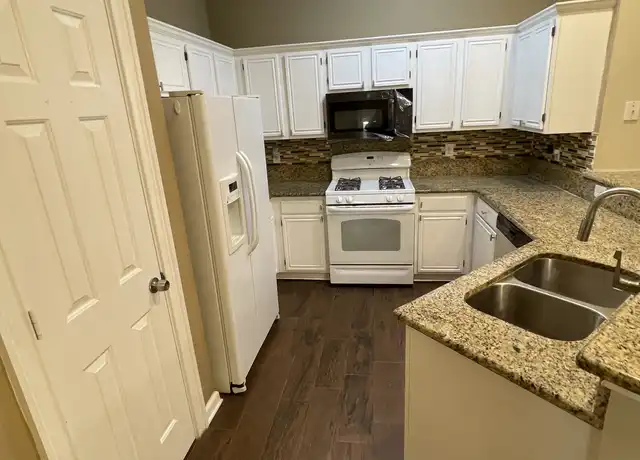 Property at 2420 Creek Crossing Ct, Arlington, TX, 76018, 4 beds, 2 baths, [object Object]