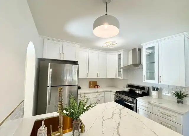Property at 445 E Magnolia Blvd, Burbank, CA, 91501, 2 beds, 1 bath, [object Object]