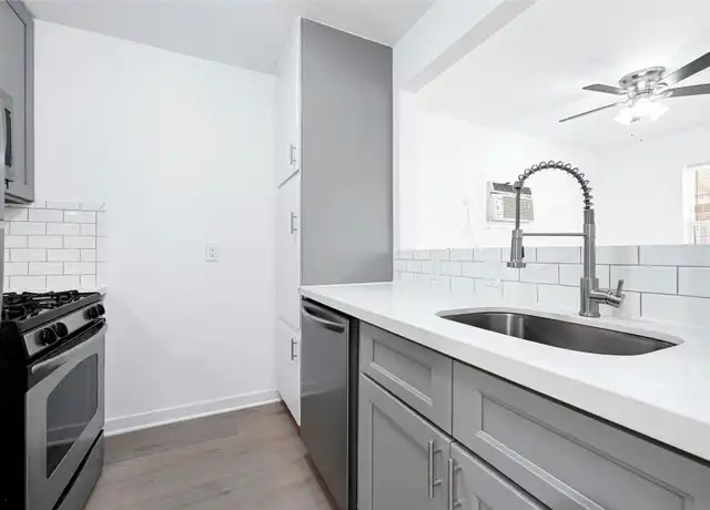 Property at 5718 Eskridge St Unit 11, Houston, TX, 77023, 2 beds, 1 bath, [object Object]