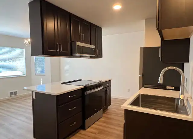 Property at 1505 Fifth St, Wenatchee, WA, 98801, 2 beds, 2 baths, [object Object]