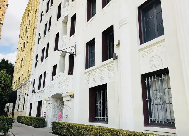 Property at Valdamour Apartments - 854 S Oxford Ave, Los Angeles, CA, 90005, 0 beds, 1 bath, [object Object]