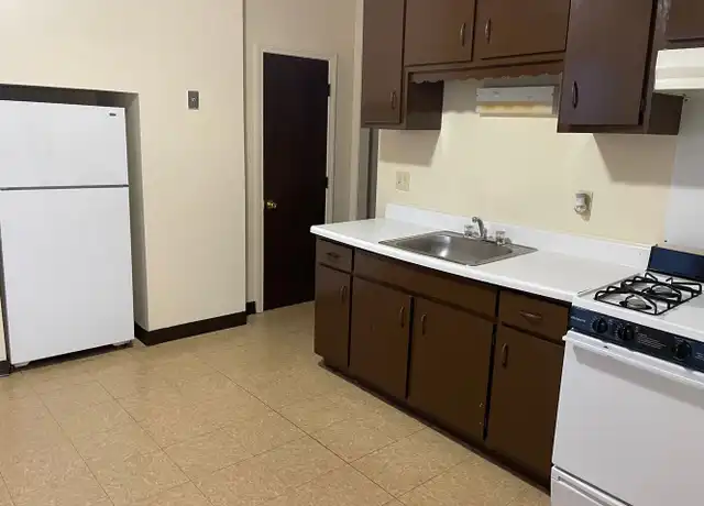 Property at 152-160 4th Ave Unit H302, Woonsocket, RI, 02895, 2 beds, 1 bath, [object Object]