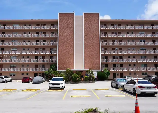 Property at 301 NE 14th Ave #703, Hallandale Beach, FL, 33009, 1 bed, 1.5 baths, [object Object]