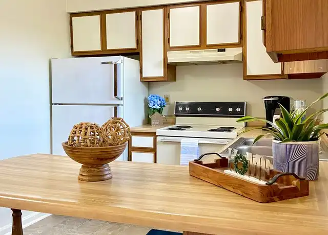 Property at 369 Gibson Ln Unit 9, Richmond, KY, 40475, 1 bed, 1 bath, [object Object]