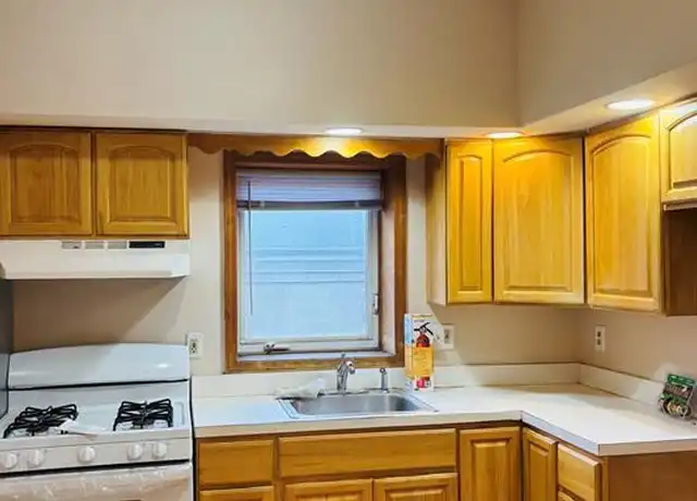 Property at 121-123 Ridge Rd Unit 3, North Arlington, NJ, 07031, 3 beds, 1 bath, [object Object]