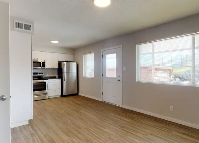 Property at 2415 Espanola St NE, Albuquerque, NM, 87110, 1 bed, 1 bath, [object Object]