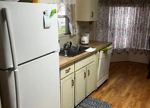 Property at 10 SE Hermosa Ln, Port St. Lucie, FL, 34952, 1 bed, 1 bath, [object Object]