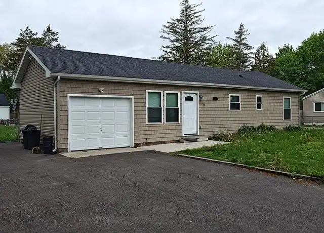 Property at 520 Bourdois Ave, Bellport, NY, 11713, 3 beds, 1 bath, [object Object]