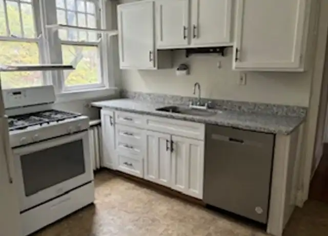 Property at 621 Clemmer Ave Unit 13, Cincinnati, OH, 45219, 2 beds, 1 bath, [object Object]