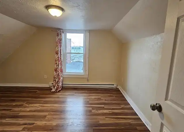 Property at 3 Pleasant Ter Unit 2, Worcester, MA, 01609, 4 beds, 1 bath, [object Object]