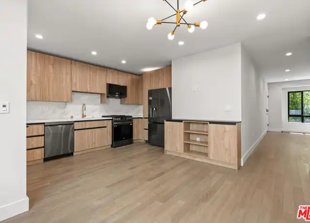 Property at 1444 S Crescent Heights Blvd #2, Los Angeles, CA, 90035, 3 beds, 2 baths, [object Object]